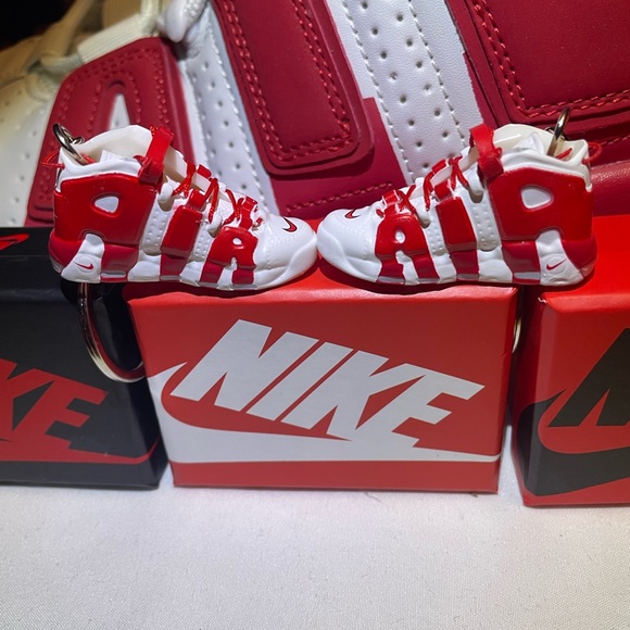 Nike Air More Uptempo Mini Shoe Keychains And Mini Nike Shoe Box - Picture 2 of 4